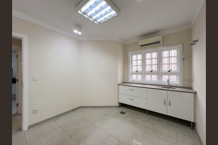 Casa para alugar com 446m², 6 quartos e 6 vagas Casa para alugar com 446m², 6 quartos e 6 vagasQuarto 2