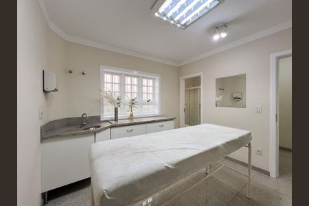 Casa para alugar com 446m², 6 quartos e 6 vagas Casa para alugar com 446m², 6 quartos e 6 vagasSuíte 1