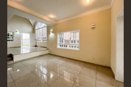 Casa para alugar com 446m², 6 quartos e 6 vagas Casa para alugar com 446m², 6 quartos e 6 vagasSala de Jantar