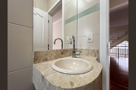 Casa para alugar com 446m², 6 quartos e 6 vagas Casa para alugar com 446m², 6 quartos e 6 vagasBanheiro da Suíte 3