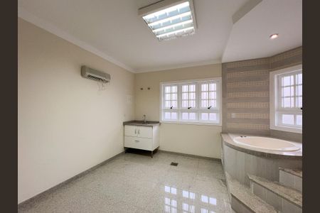 Casa para alugar com 446m², 6 quartos e 6 vagas Casa para alugar com 446m², 6 quartos e 6 vagasBanheiro do Quarto 2