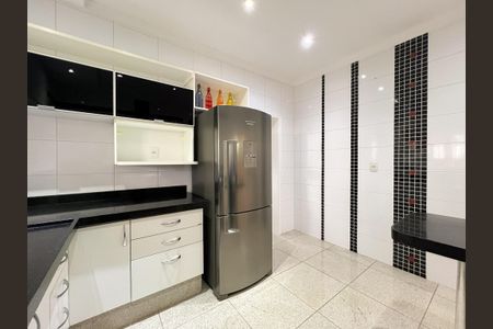 Casa para alugar com 446m², 6 quartos e 6 vagas Casa para alugar com 446m², 6 quartos e 6 vagasCozinha