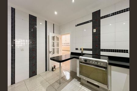 Casa para alugar com 446m², 6 quartos e 6 vagas Casa para alugar com 446m², 6 quartos e 6 vagasCozinha