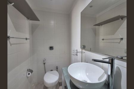 Apartamento à venda com 198m², 3 quartos e 2 vagasBanheiro da Suíte