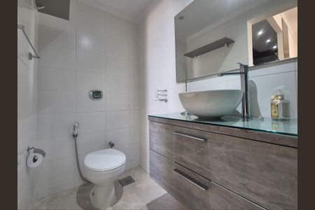 Apartamento à venda com 198m², 3 quartos e 2 vagasBanheiro da Suíte