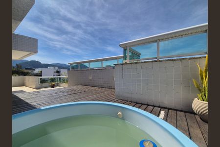 Apartamento à venda com 198m², 3 quartos e 2 vagasÁrea comum - Piscina