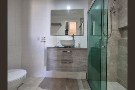 Apartamento à venda com 198m², 3 quartos e 2 vagasBanheiro da Suíte
