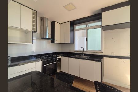 Apartamento à venda com 198m², 3 quartos e 2 vagasCozinha