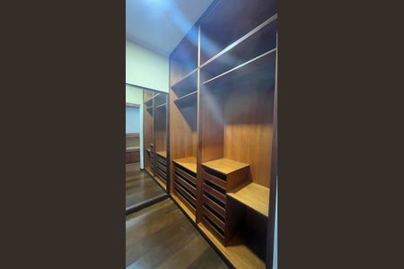 Casa à venda com 315m², 5 quartos e 4 vagas Casa à venda com 315m², 5 quartos e 4 vagasSuíte 1