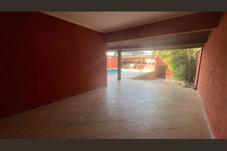 Casa à venda com 315m², 5 quartos e 4 vagas Casa à venda com 315m², 5 quartos e 4 vagasÁrea comum