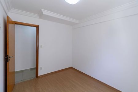 Apartamento à venda com 96m², 3 quartos e 2 vagasQuarto 2
