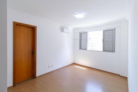 Apartamento à venda com 96m², 3 quartos e 2 vagasSuíte