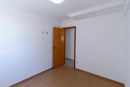 Apartamento à venda com 96m², 3 quartos e 2 vagasQuarto 2