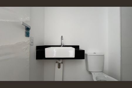 Studio à venda com 25m², 1 quarto e sem vaga Studio à venda com 25m², 1 quarto e sem vagaBanheiro Social