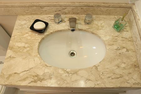 Apartamento para alugar com 267m², 4 quartos e 5 vagasBanheiro da Suíte 1