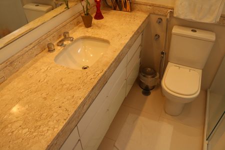 Apartamento para alugar com 267m², 4 quartos e 5 vagasBanheiro da Suíte 4