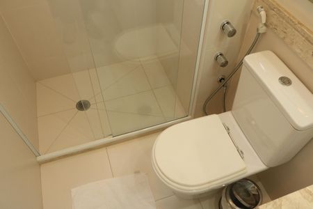 Apartamento para alugar com 267m², 4 quartos e 5 vagasBanheiro da Suíte 1