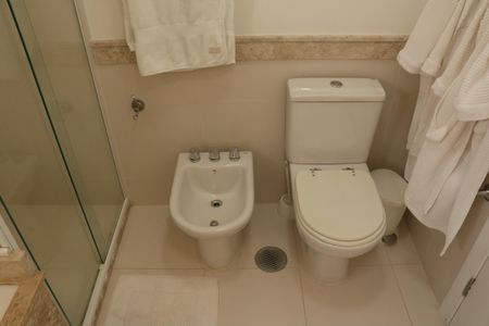 Apartamento para alugar com 267m², 4 quartos e 5 vagasBanheiro da Suíte 4