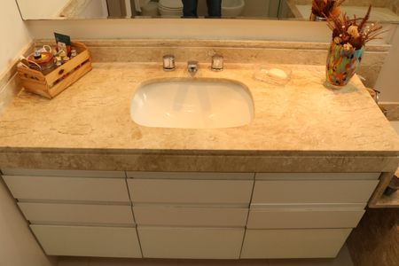 Apartamento para alugar com 267m², 4 quartos e 5 vagasBanheiro da Suíte 4