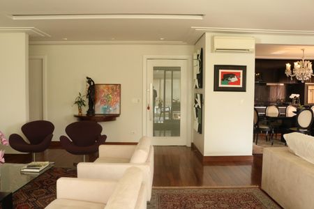 Apartamento para alugar com 267m², 4 quartos e 5 vagasSala