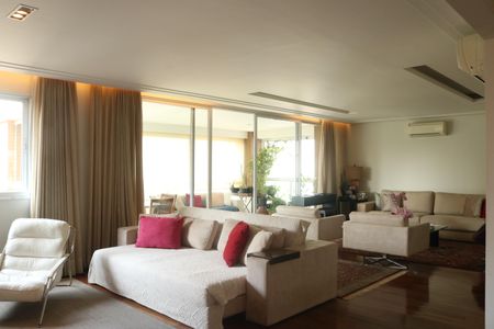 Apartamento para alugar com 267m², 4 quartos e 5 vagasSala