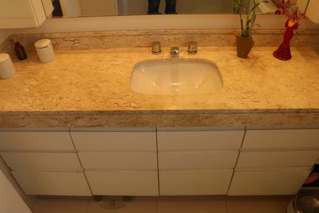 Apartamento para alugar com 267m², 4 quartos e 5 vagasBanheiro da Suíte 4