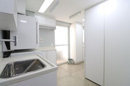 Apartamento para alugar com 202m², 3 quartos e 3 vagasÁrea de Serviço