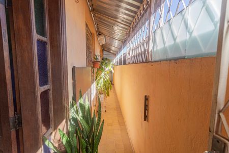 Casa à venda com 235m², 2 quartos e 1 vaga Casa à venda com 235m², 2 quartos e 1 vagaEntrada