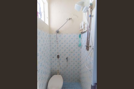 Casa à venda com 235m², 2 quartos e 1 vaga Casa à venda com 235m², 2 quartos e 1 vagaBanheiro de serviço