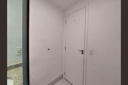 Apartamento à venda com 67m², 2 quartos e 1 vaga Apartamento à venda com 67m², 2 quartos e 1 vagaBanheiro