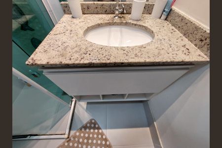 Apartamento à venda com 67m², 2 quartos e 1 vaga Apartamento à venda com 67m², 2 quartos e 1 vagaBanheiro