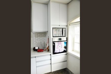 Casa à venda com 560m², 4 quartos e 4 vagas Casa à venda com 560m², 4 quartos e 4 vagasCozinha