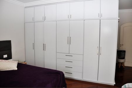 Casa à venda com 560m², 4 quartos e 4 vagas Casa à venda com 560m², 4 quartos e 4 vagasSuíte 3