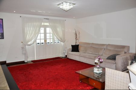 Casa à venda com 560m², 4 quartos e 4 vagas Casa à venda com 560m², 4 quartos e 4 vagasSala 3