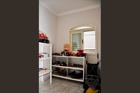 Casa à venda com 560m², 4 quartos e 4 vagas Casa à venda com 560m², 4 quartos e 4 vagasQuarto de Serviço