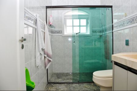 Casa à venda com 560m², 4 quartos e 4 vagas Casa à venda com 560m², 4 quartos e 4 vagasBanheiro da Suíte 3