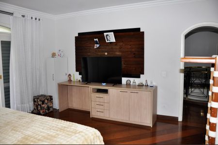 Casa à venda com 560m², 4 quartos e 4 vagas Casa à venda com 560m², 4 quartos e 4 vagasSuíte 1