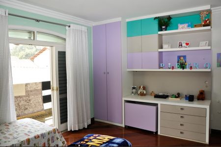 Casa à venda com 560m², 4 quartos e 4 vagas Casa à venda com 560m², 4 quartos e 4 vagasSuíte 4