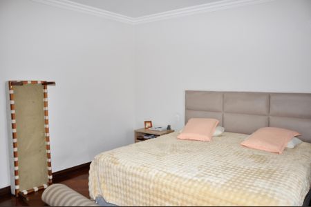 Casa à venda com 560m², 4 quartos e 4 vagas Casa à venda com 560m², 4 quartos e 4 vagasSuíte 1