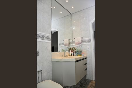 Casa à venda com 560m², 4 quartos e 4 vagas Casa à venda com 560m², 4 quartos e 4 vagasBanheiro da Suíte 3