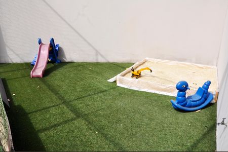 Casa à venda com 560m², 4 quartos e 4 vagas Casa à venda com 560m², 4 quartos e 4 vagasPlayground