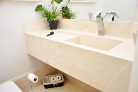 Casa à venda com 560m², 4 quartos e 4 vagas Casa à venda com 560m², 4 quartos e 4 vagasLavabo