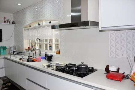 Casa à venda com 560m², 4 quartos e 4 vagas Casa à venda com 560m², 4 quartos e 4 vagasCozinha