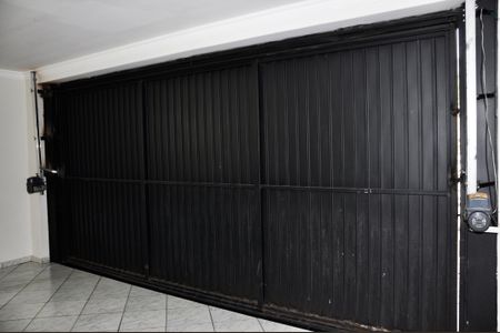 Casa à venda com 560m², 4 quartos e 4 vagas Casa à venda com 560m², 4 quartos e 4 vagasGaragem