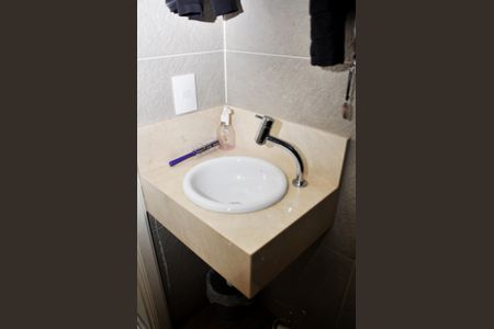 Casa à venda com 560m², 4 quartos e 4 vagas Casa à venda com 560m², 4 quartos e 4 vagasBanheiro de Serviço