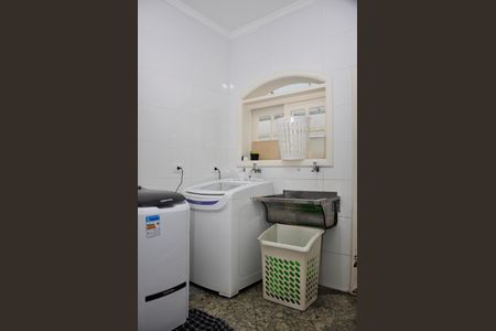 Casa à venda com 560m², 4 quartos e 4 vagas Casa à venda com 560m², 4 quartos e 4 vagasÁrea de Serviço