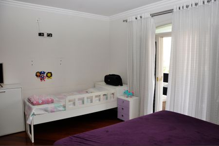 Casa à venda com 560m², 4 quartos e 4 vagas Casa à venda com 560m², 4 quartos e 4 vagasSuíte 3