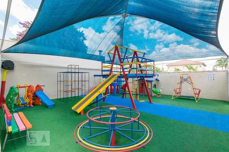 Casa à venda com 109m², 3 quartos e 2 vagas Casa à venda com 109m², 3 quartos e 2 vagasÁrea comum - Playground