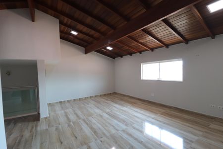 Casa à venda com 109m², 3 quartos e 2 vagasSotão
