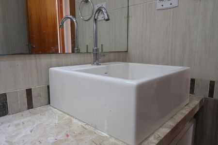 Casa à venda com 109m², 3 quartos e 2 vagasBanheiro 2